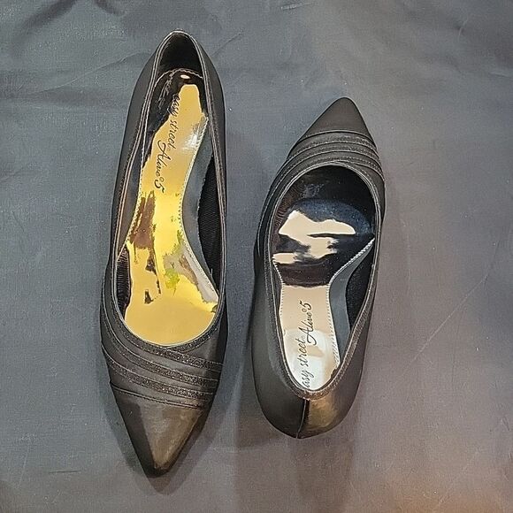 BRAND NEW EASY STREET ALIVE 5 NOBEL POINTED TOE LOW HEEL PUMPS - Picture 4 of 16